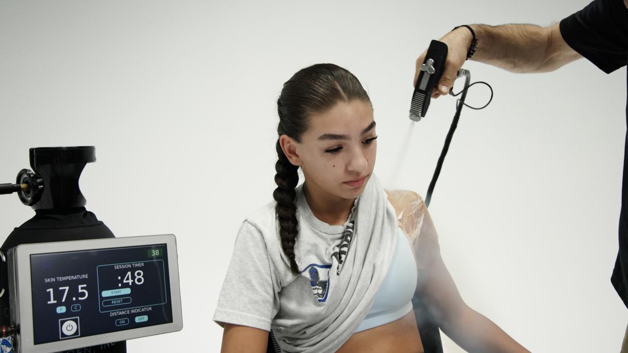 The AC-130 Viper high-pressure CO₂ cryotherapy system